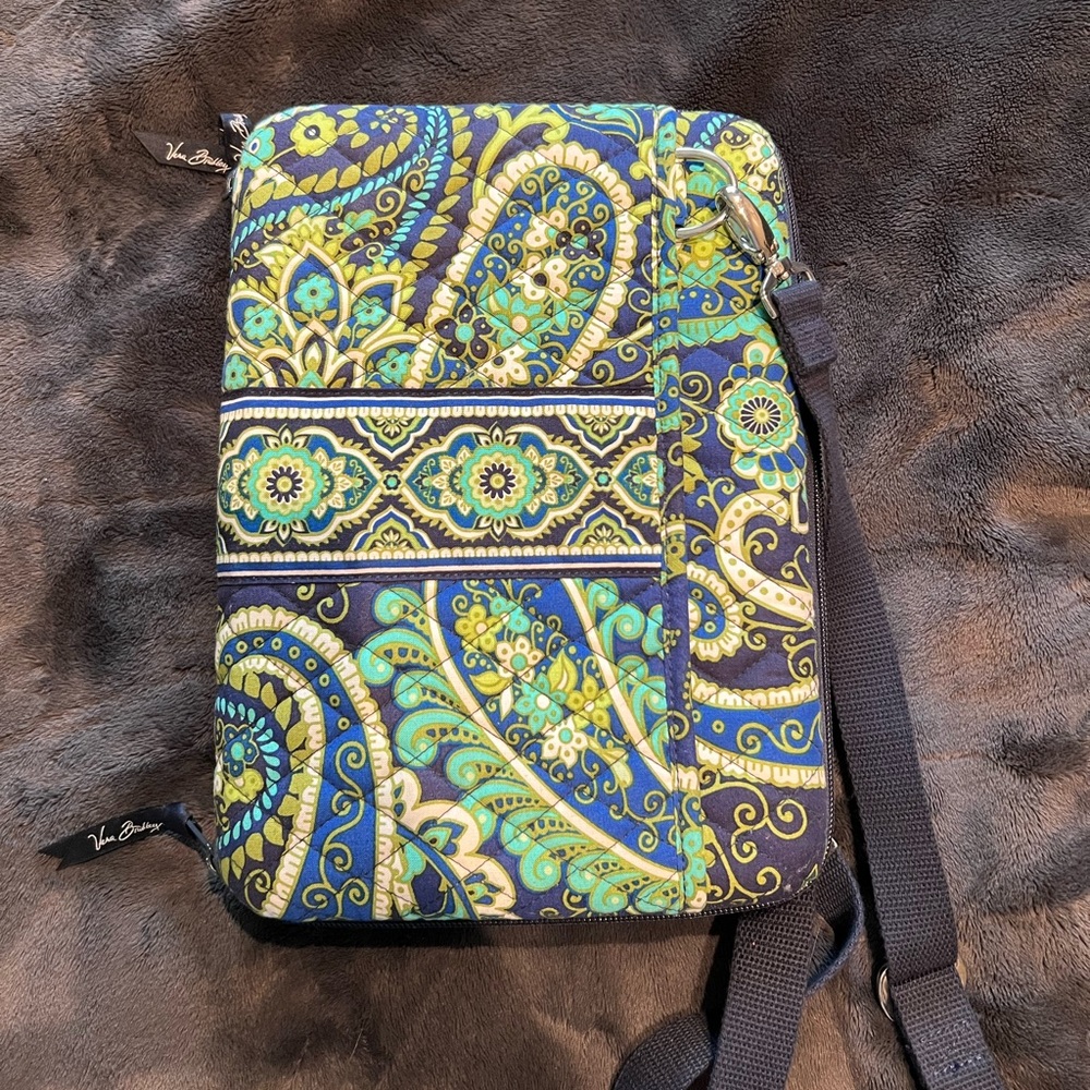 Used once. Daughter didn’t like it. Tablet carrier!
